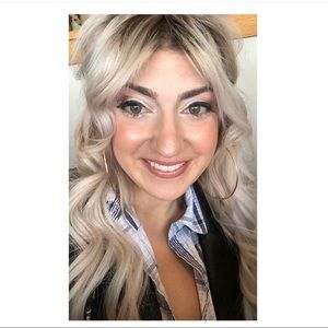 Meet your Posher, Rebecca